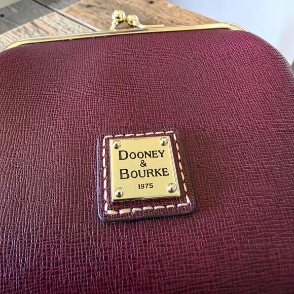 Dooney & Bourke Leather Large Framed Coin Purse Kisslock NWT Cranberry - Picture 4 of 16